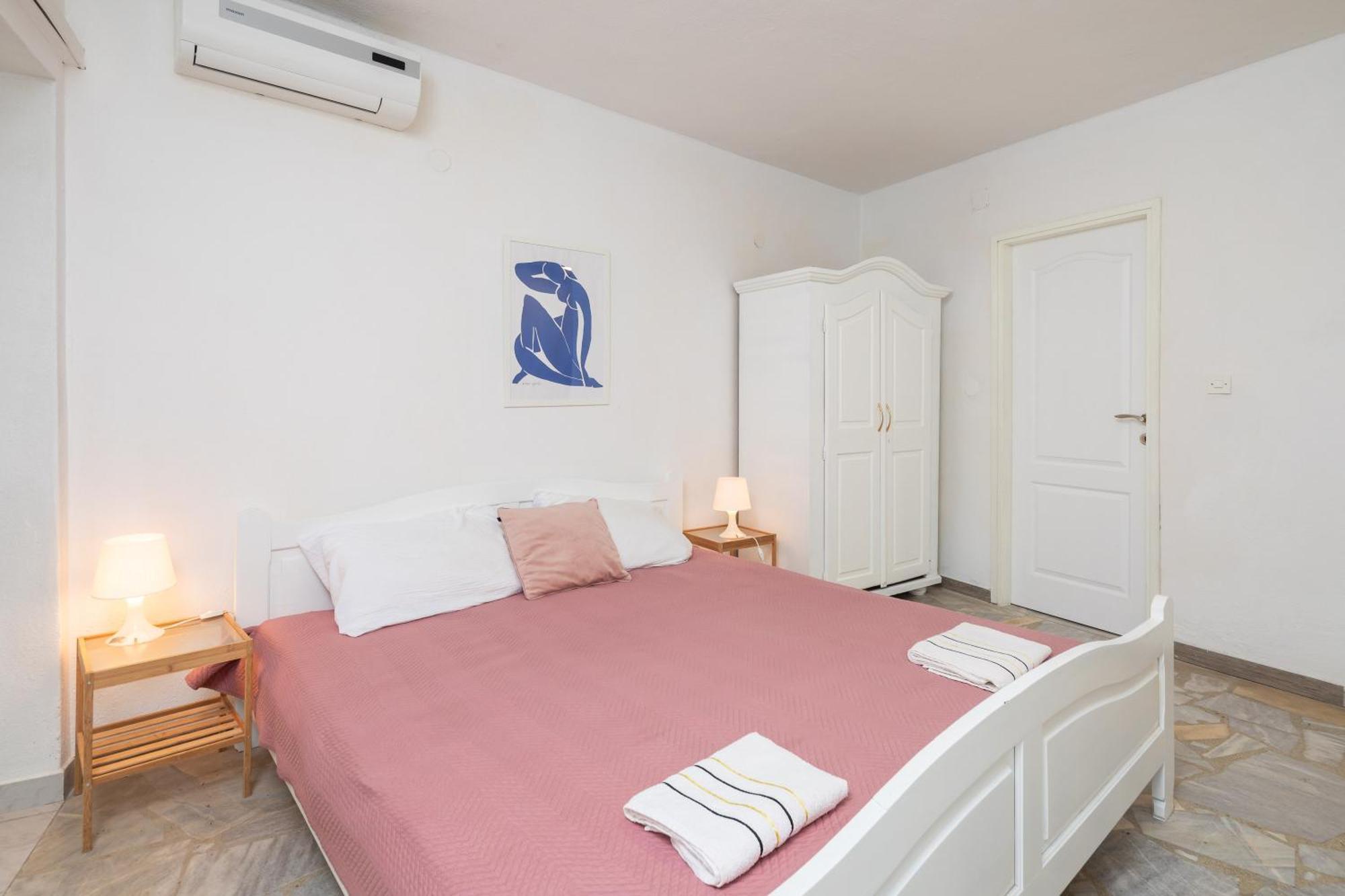 Apartments Roza Омиш Экстерьер фото